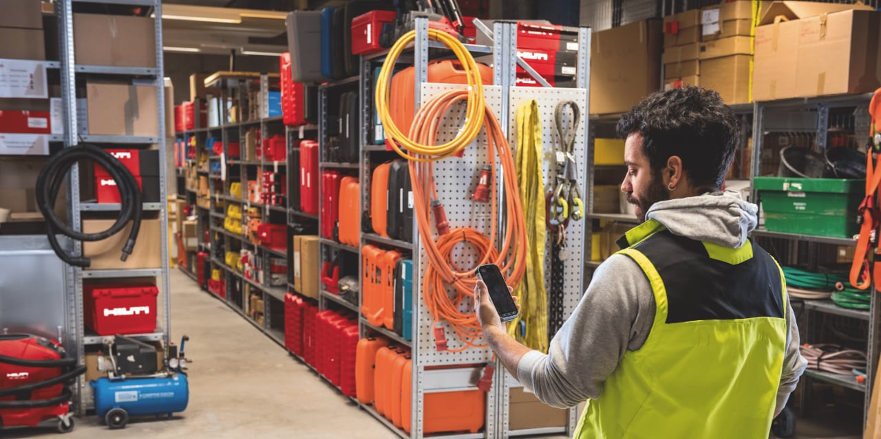 Easy inventory checking with our BLE ON!Track smart tags