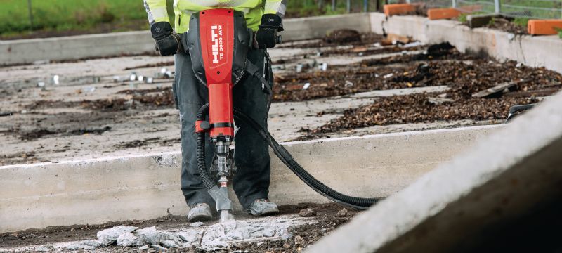 TE 3000-AVR Heavy-duty electric jackhammer Exceptionally powerful Hex 28 electric jackhammer for heavy-duty concrete floor demolition Applications 1