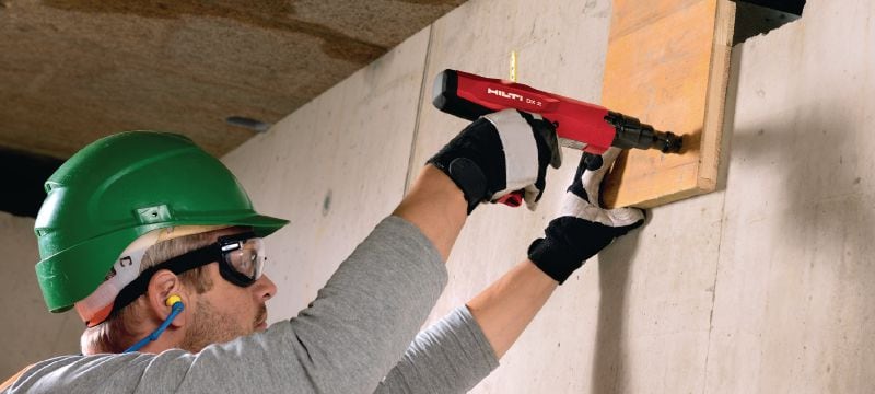 X-U P8 Steel/concrete nails High-performance single nail for fastening to concrete and steel using powder-actuated tools Applications 1