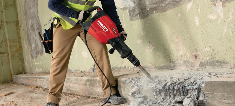 TE 1000-AVR TE-S Demolition hammer Versatile breaker for demolishing or chiseling floors and occasional wall applications (with universal power cord) Applications 1
