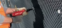 X-U P8 Steel/concrete nails High-performance single nail for fastening to concrete and steel using powder-actuated tools Applications 3