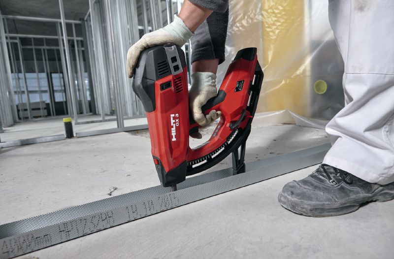 GX 3 Gas-actuated fastening tool Gas nailer with single power source for drywall track, electrical, mechanical and building construction applications Applications 1